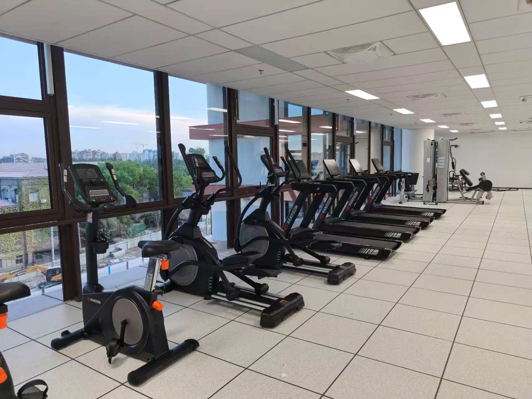 悍德森| 南站學(xué)校 健身房配置方案
